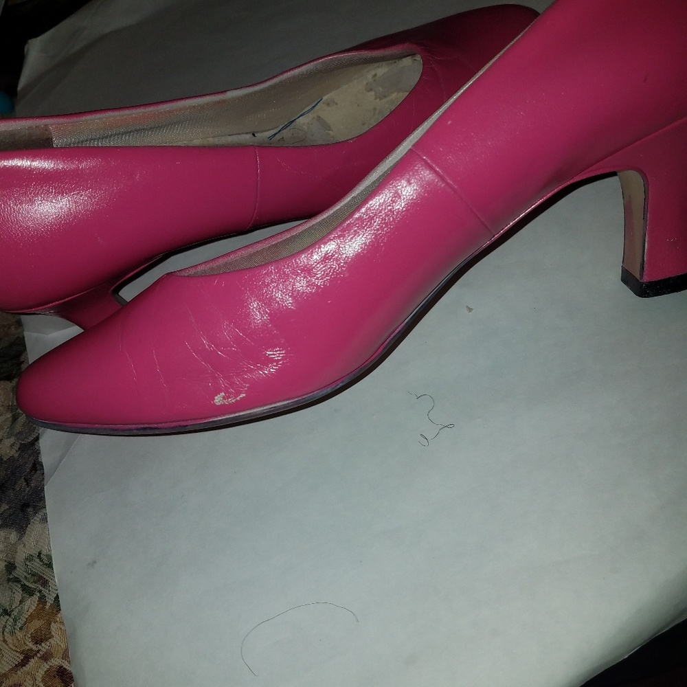 Pumps - Picture 4 of 4